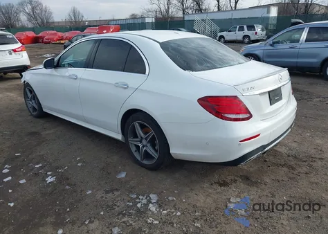 2017 Mercedes-Benz E 300 4Matic z USA, uszkodzony, nr VIN WDDZF4KB8HA060518